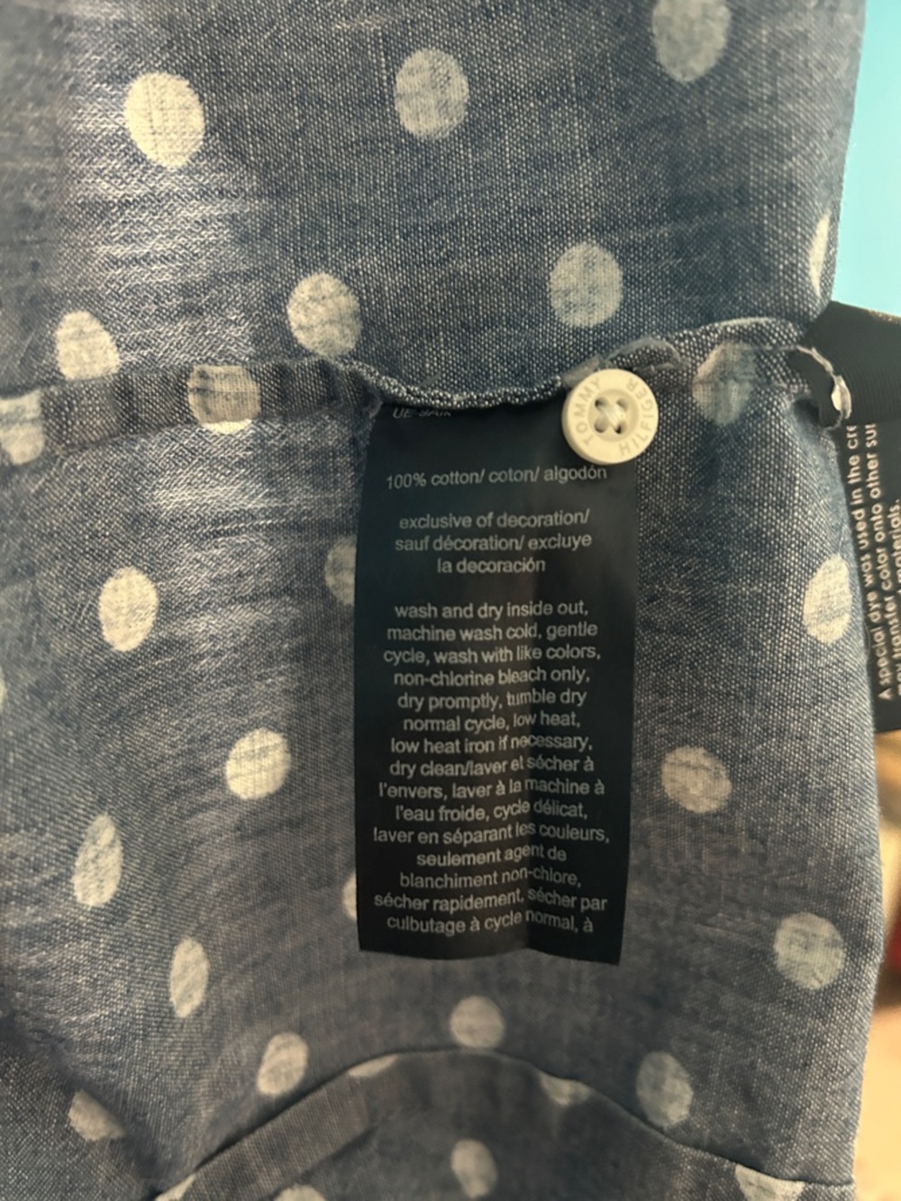 Tommy Hilfiger Top Women’s M Sleeveless Blue Chambray White Polka Dot Button Up - Picture 10 of 10
